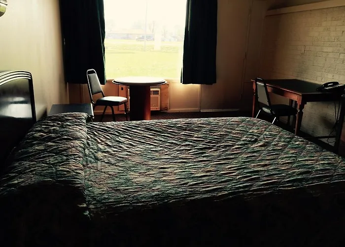 Lewis & Clark Motor Motel *